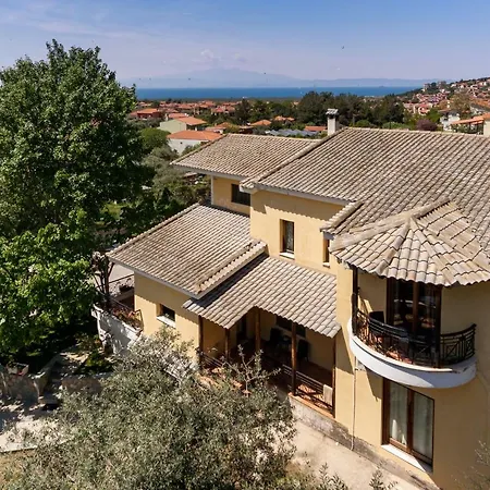Loridis Villa *